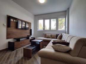Apartments & Restaurant PIRLITOR